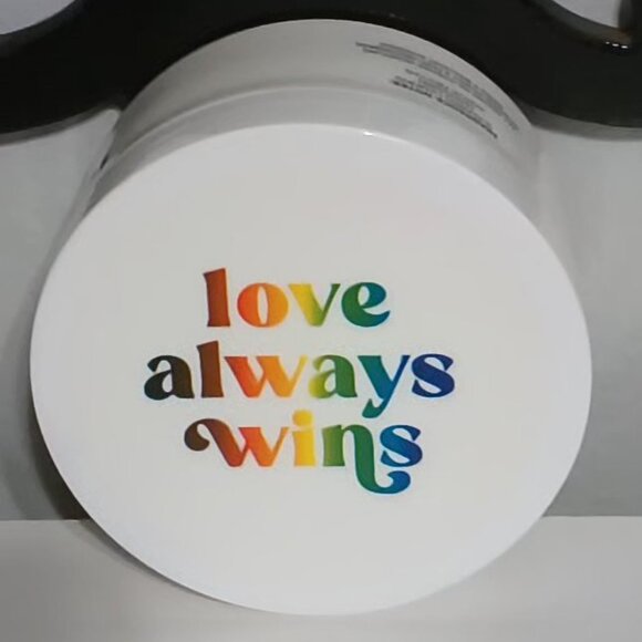 Love Always Wins Gift Set - Picture 4 of 7